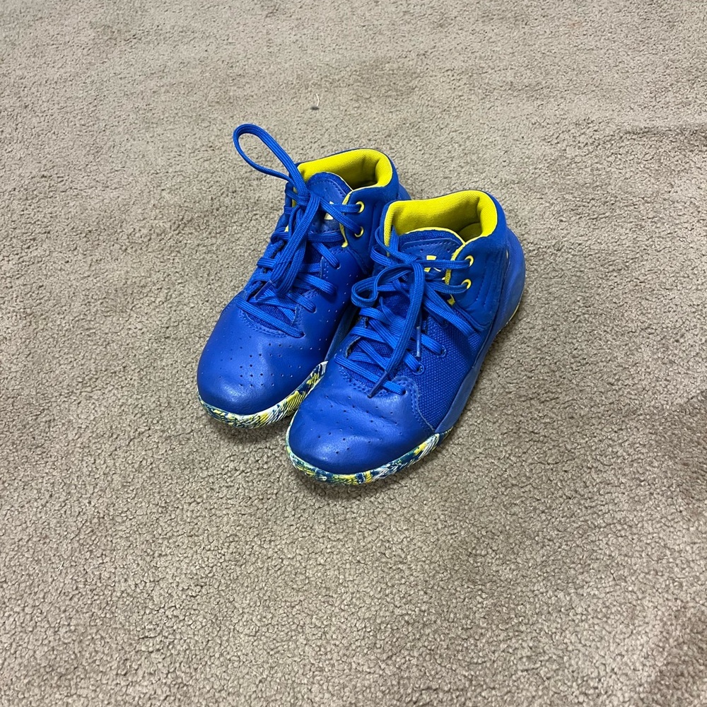 Boys Under Armour Basketball Sneakers